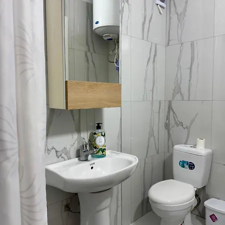 Troy's Beachside Escape Appartement Durrës