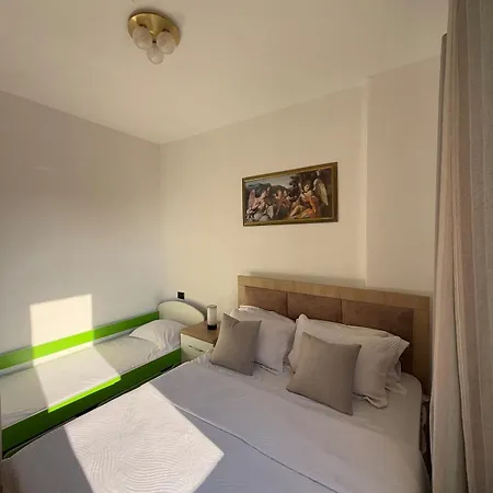 Troy's Beachside Escape * Durrës