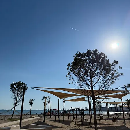 Apartment Troy's Beachside Escape Durrës